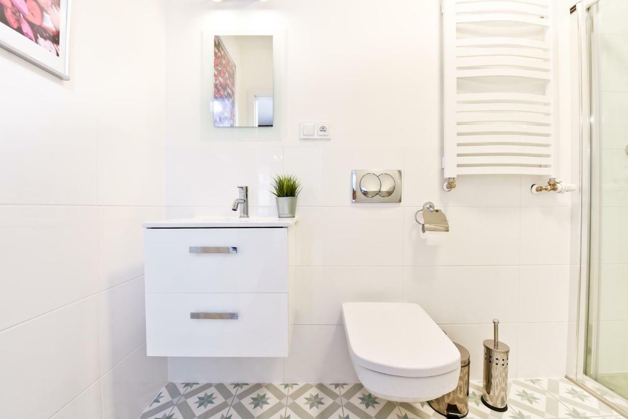 Julia Apartment Торунь Экстерьер фото