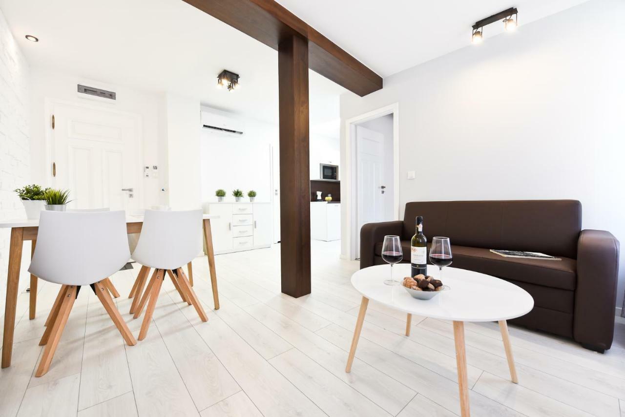 Julia Apartment Торунь Экстерьер фото