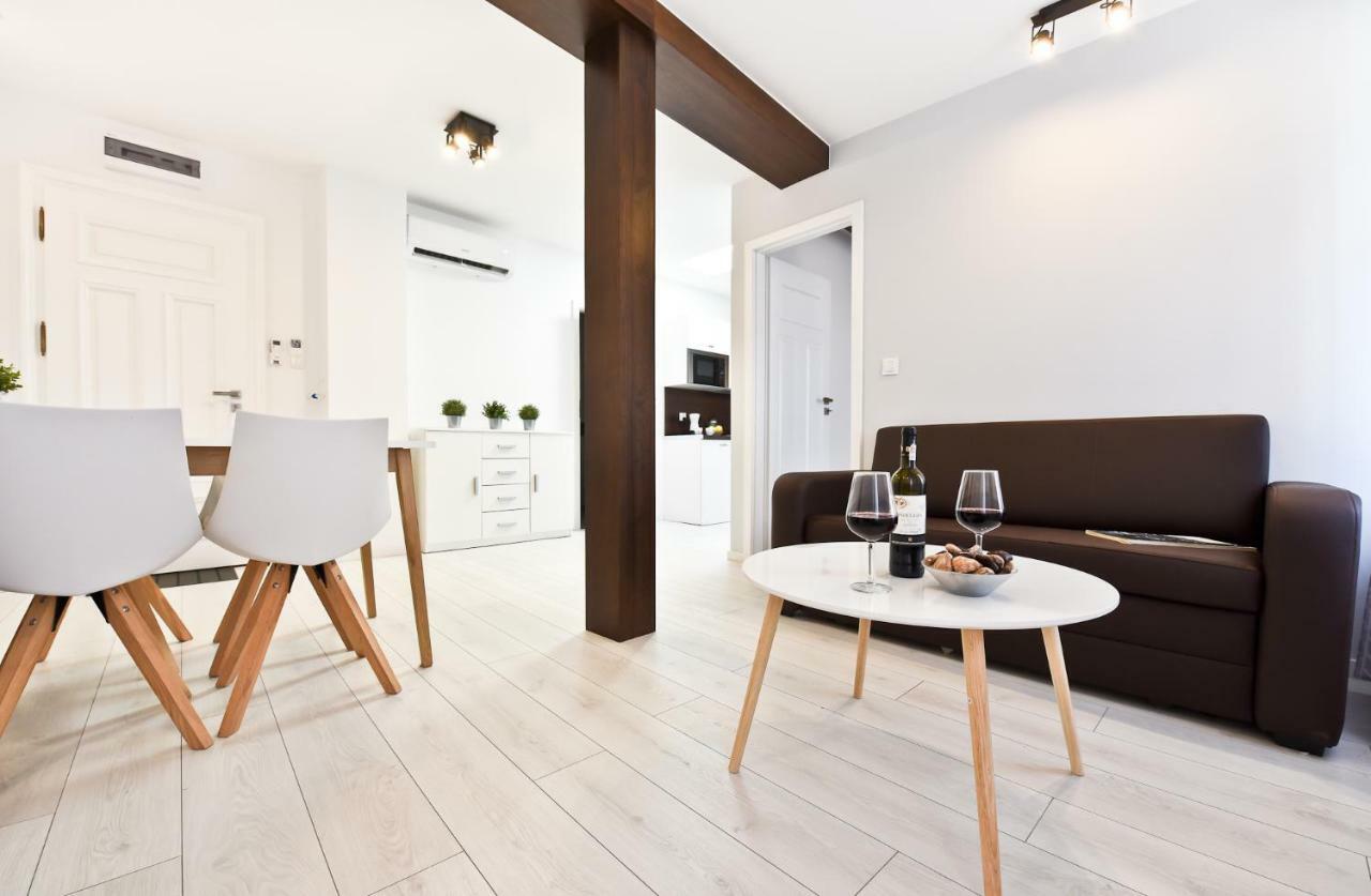 Julia Apartment Торунь Экстерьер фото