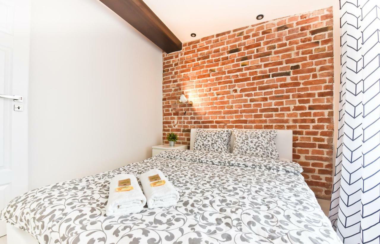 Julia Apartment Торунь Экстерьер фото